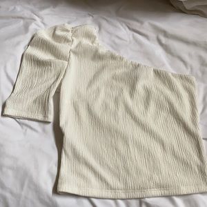 One sleeve shoulder top.
